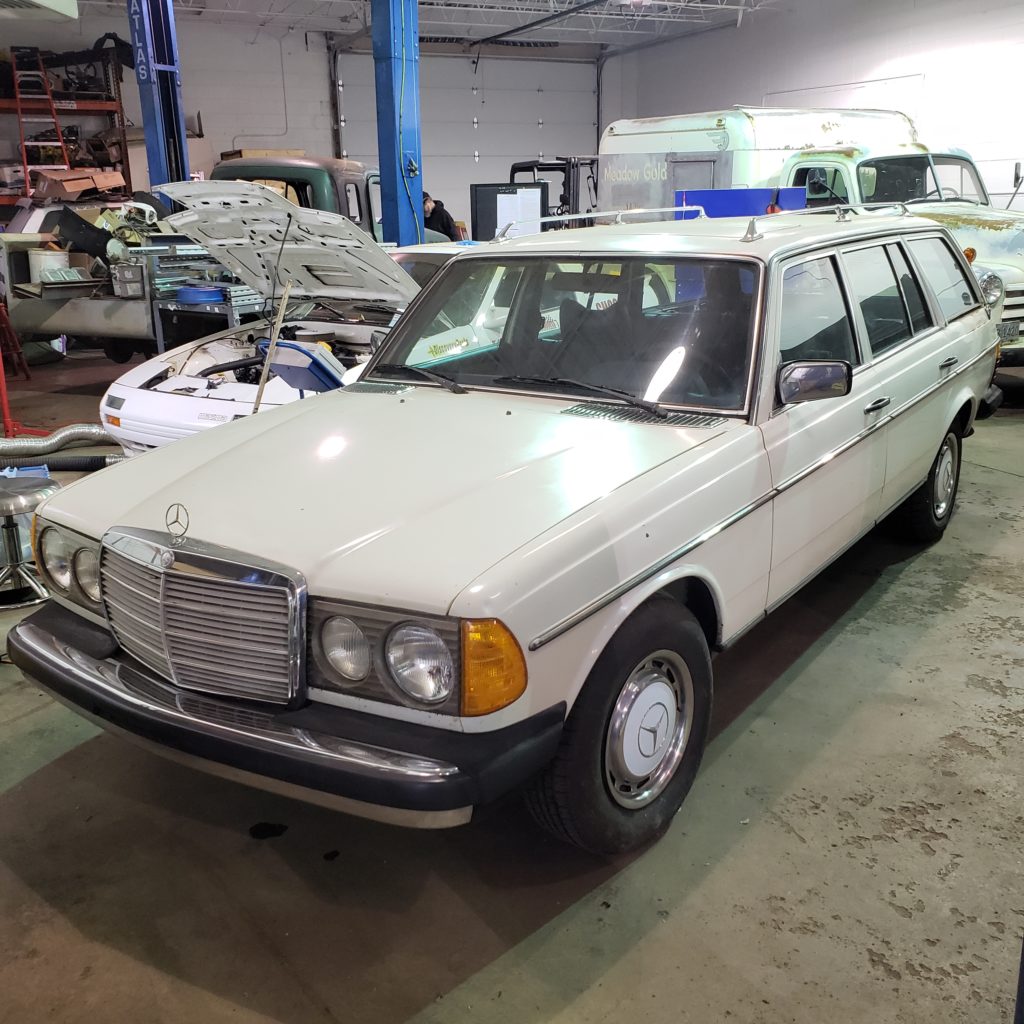 Mercedes 300TD classic car restoration