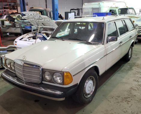 Mercedes 300TD classic car restoration